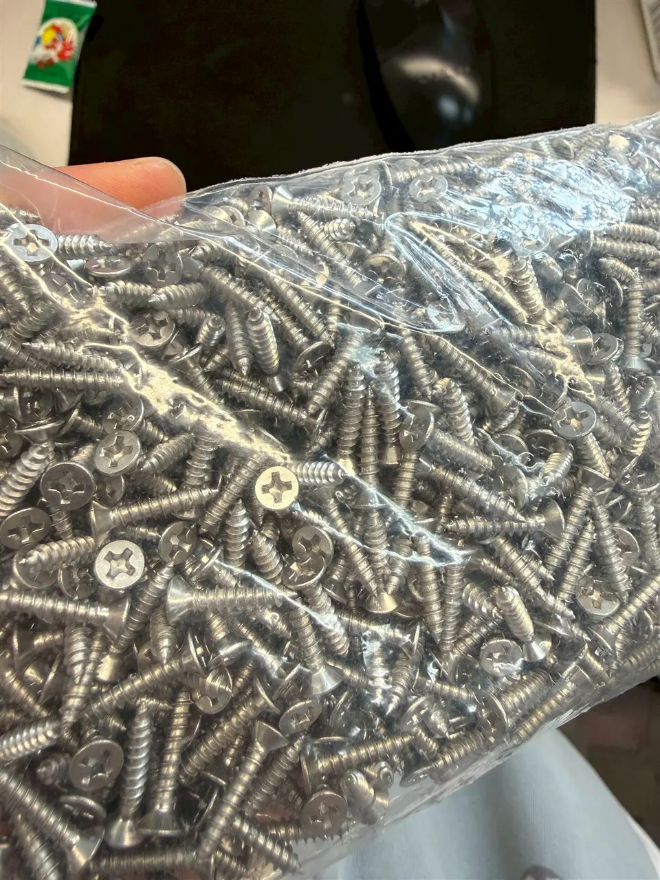 จำหน่ายและนำเข้า น็อต สกรู (Fastener) (1)